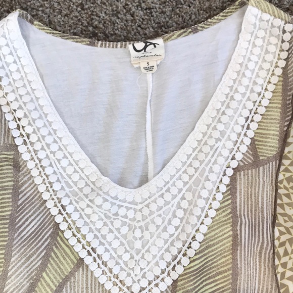 Anthropologie flowy top - Picture 3 of 5